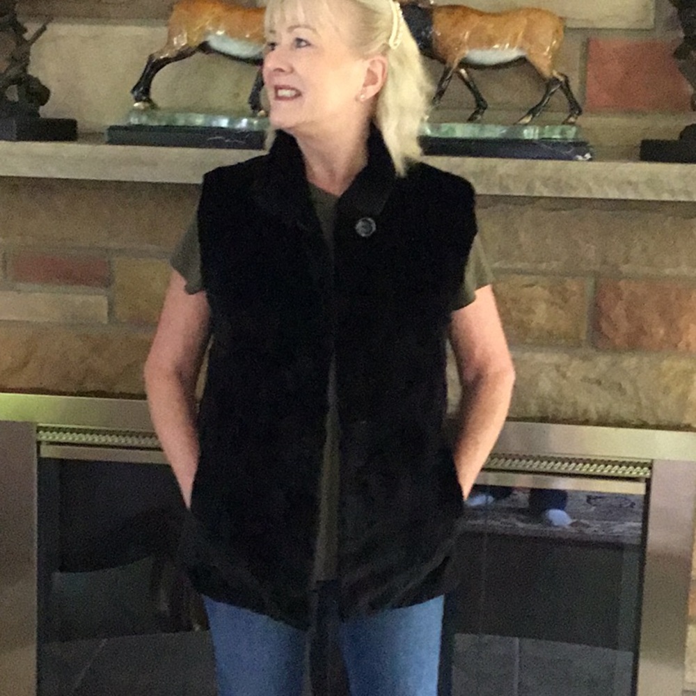 Reversible Mink Vest 27” long-pit to pit 20” hem45